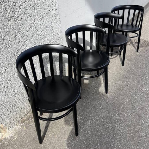 tisettanta-chairs-2.jpg